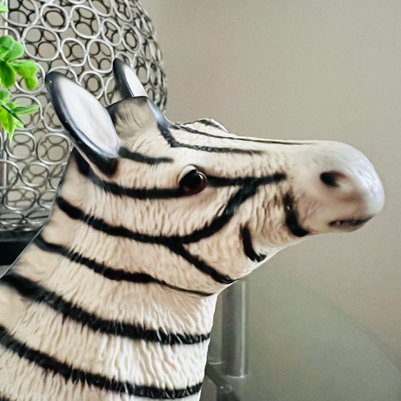 House of Global Art Vintage Zebra Figurine - Picture 8 of 9